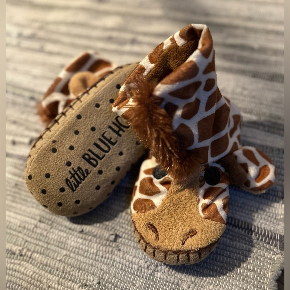Giraffe slippers Little Blue House